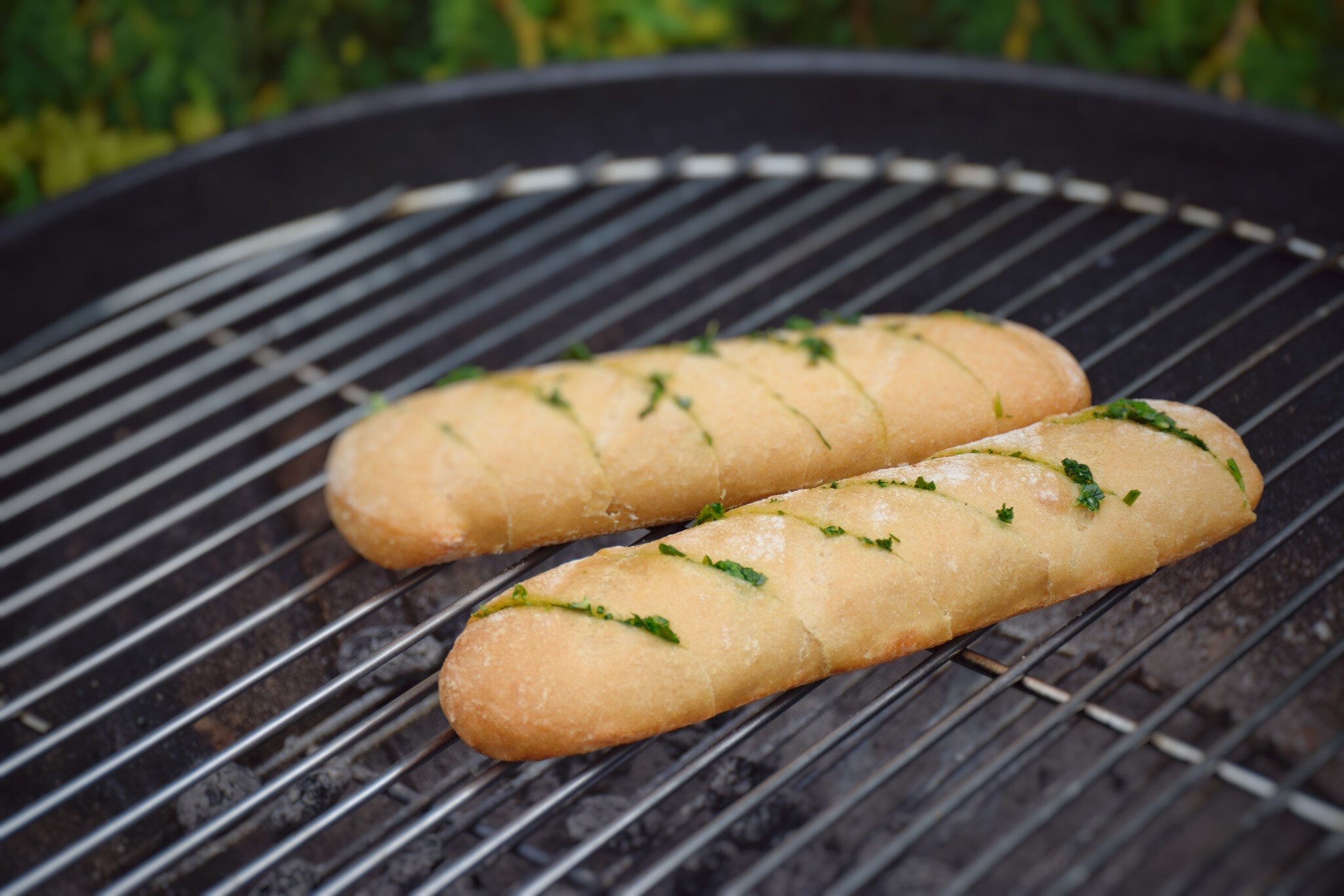 Glutenfreies Baguette von Alnavit auf dem Grill