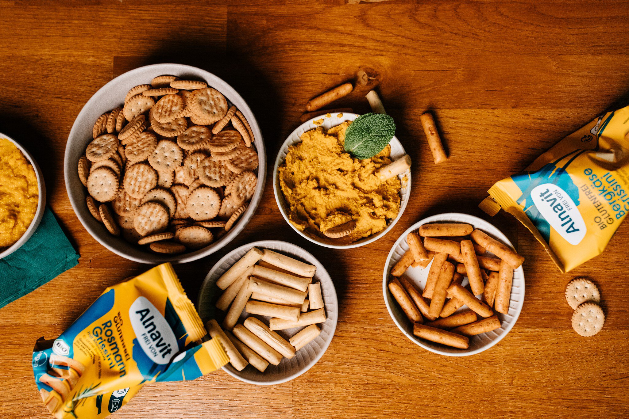 Glutenfreie Snackplatte mit den Grissini von Alnavit
