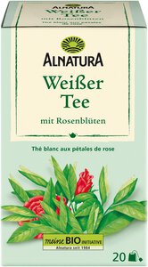 Weißer Tee mit Rosenblüten