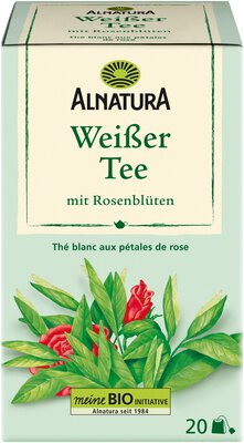 Weißer Tee mit Rosenblüten
